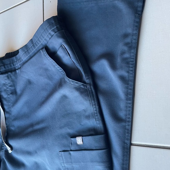 Women’s Figs Yola Petite Large - Picture 6 of 9